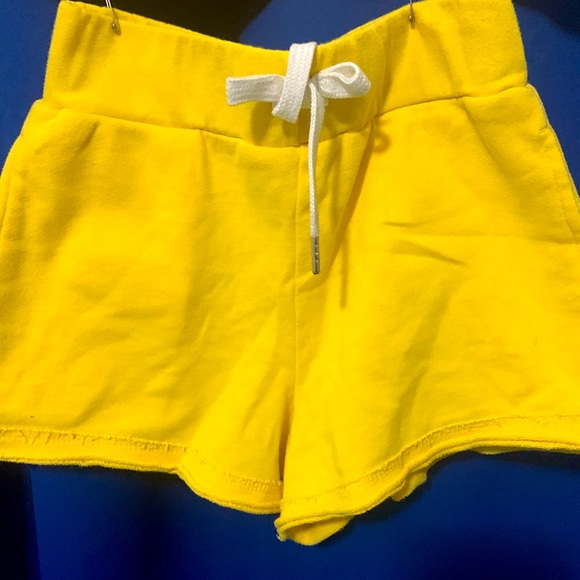 Girls two piece shirt/shorts set. Size 7/8 - Picture 3 of 4